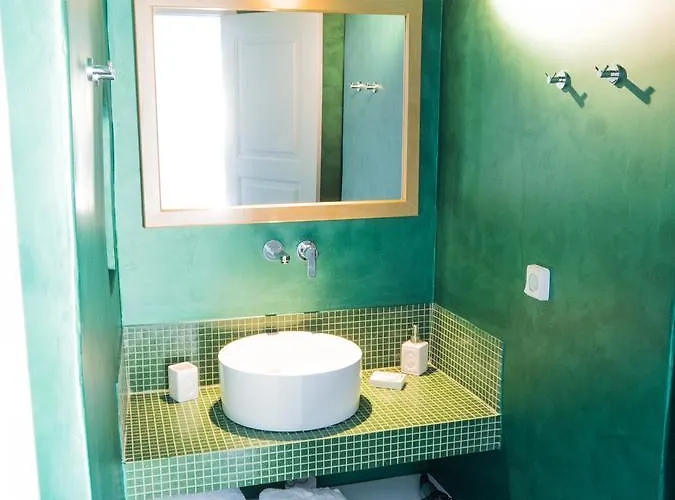 γοργόνα Ξενοδοχείο *