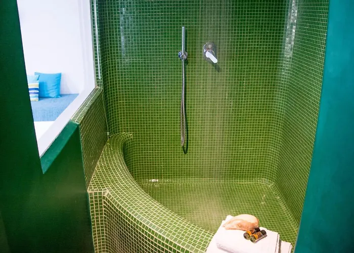 Ξενοδοχείο γοργόνα *